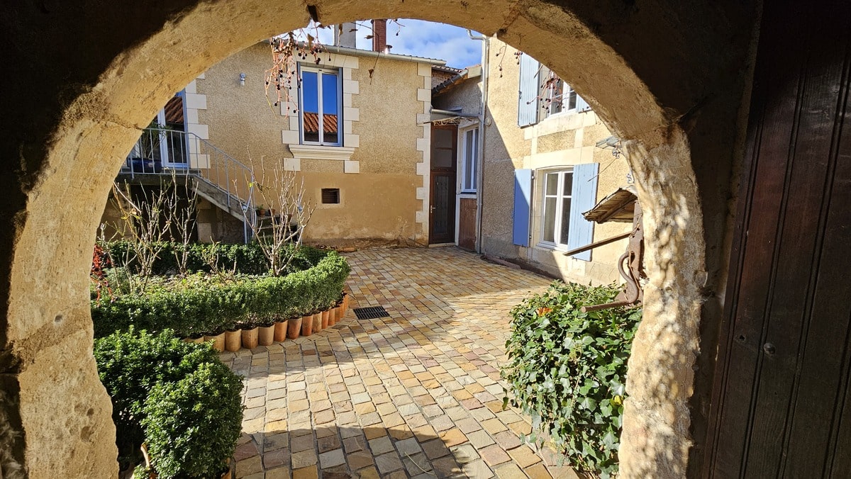 https://perenia.fr/wp-content/uploads/2024/03/20241122_122039-1.jpg