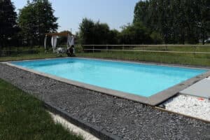 Contour piscine - résine - Jardres Poitiers11
