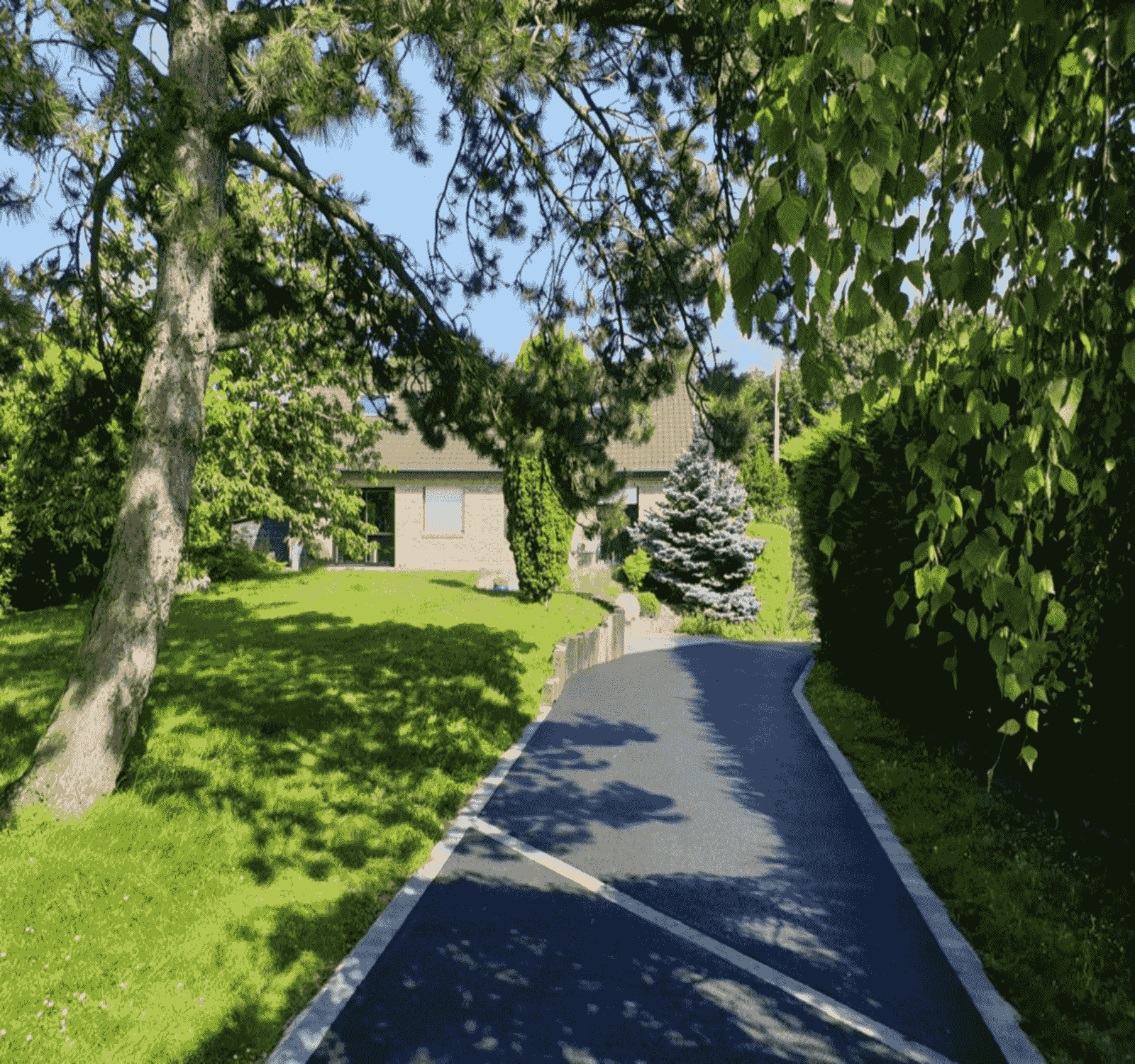 allée de garage en enrobé
