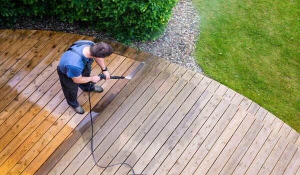 Nettoyer une terrasse