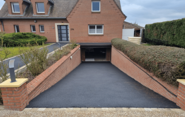Allée de garage en enrobé