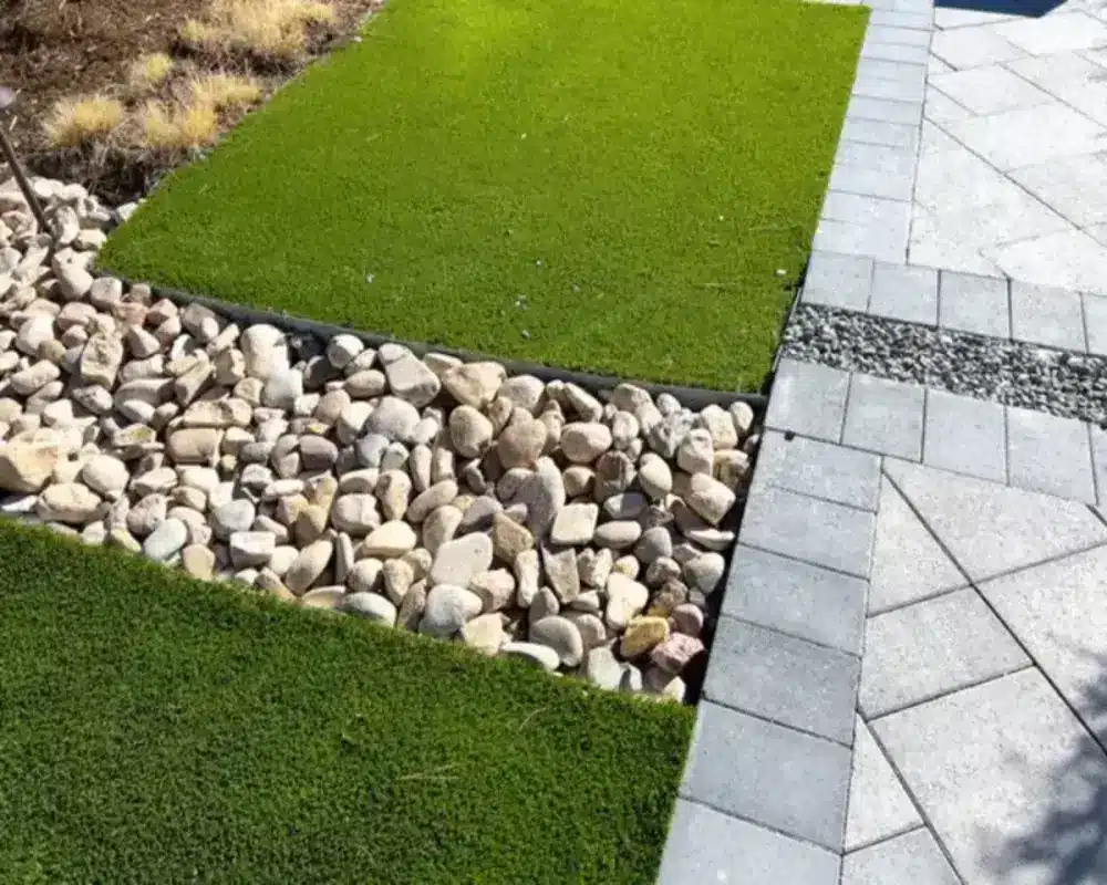 Nettoyer une allée de jardin