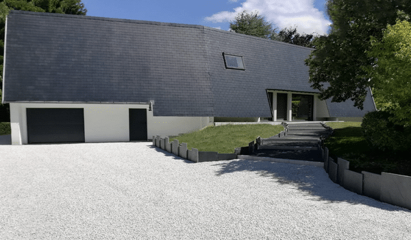 all&eacute;e en gravier