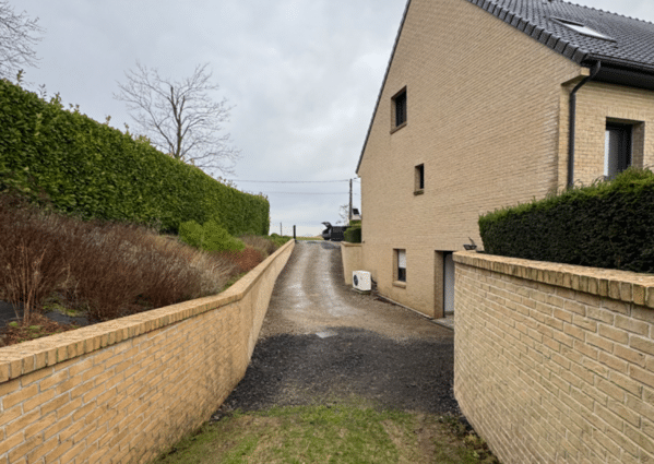entrée de garage en enrobé
