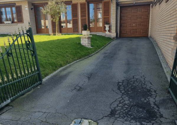 entrée de garage en enrobé