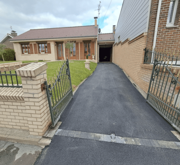 entrée de garage en enrobé
