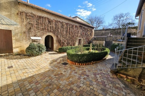 cour en pavé