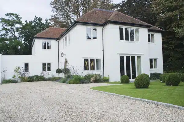 Entrée de garage en gravier