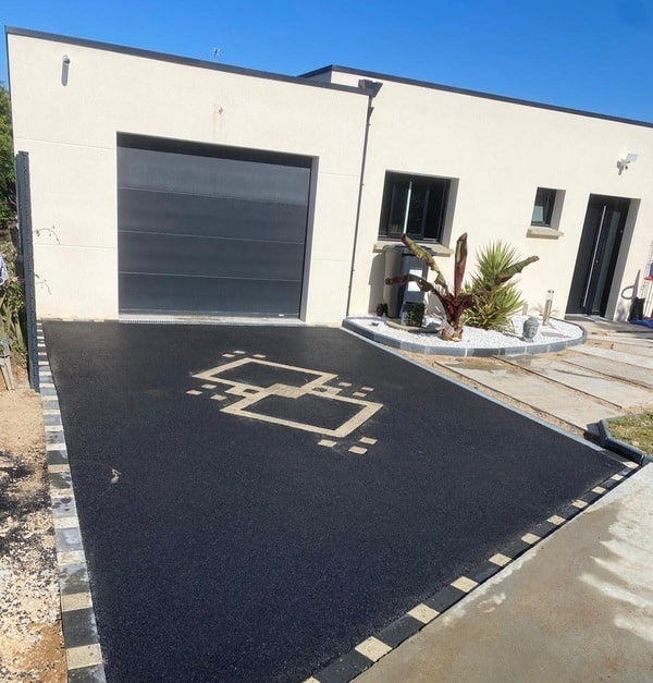 Allée de garage en enrobé