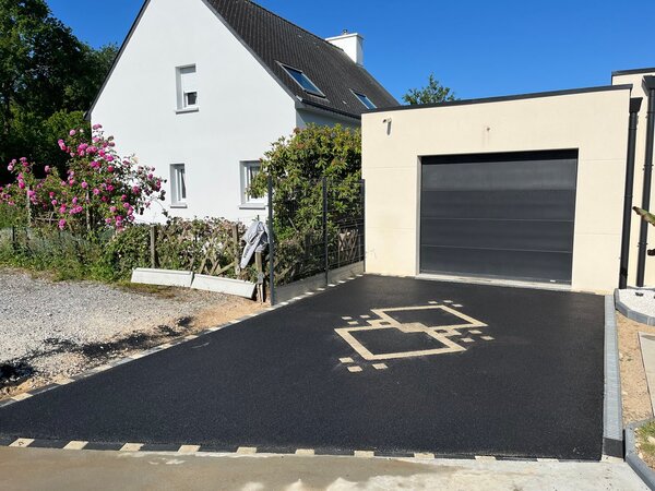 Allée de garage en enrobé