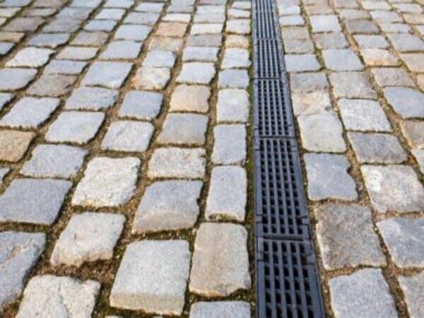 nettoyer une entrée de garage