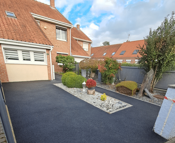 entrée de garage en enrobé