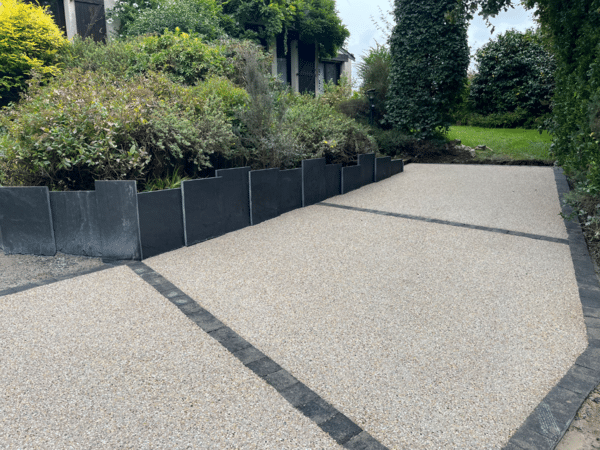 allée de garage en béton