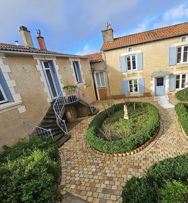 cour en pavé