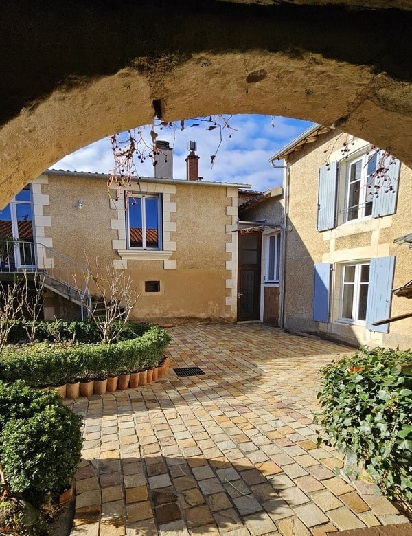 cour en pavé