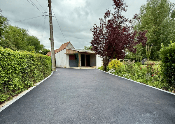 allée de garage en enrobé