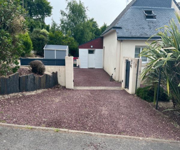 entrée de maison en enrobé