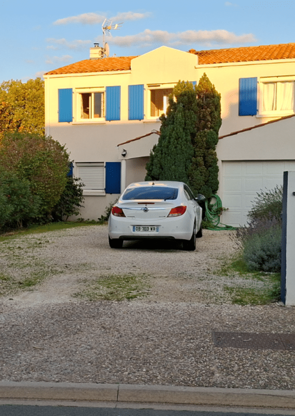 cour en enrobé