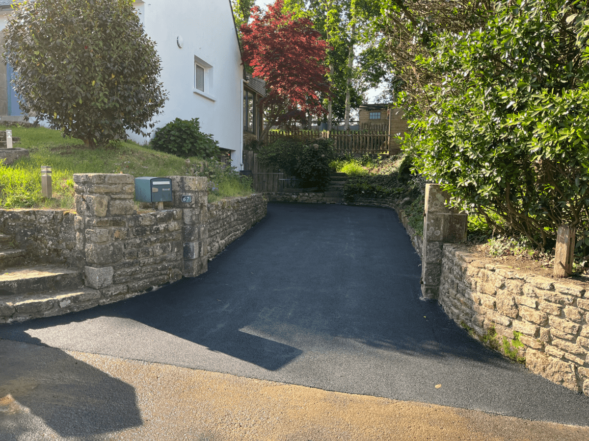 https://perenia.fr/wp-content/uploads/2026/09/allee_garage_enrobe-1.png