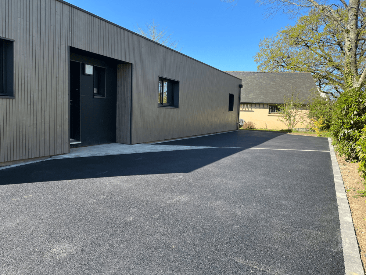 https://perenia.fr/wp-content/uploads/2026/09/entree_maison_pavage.png