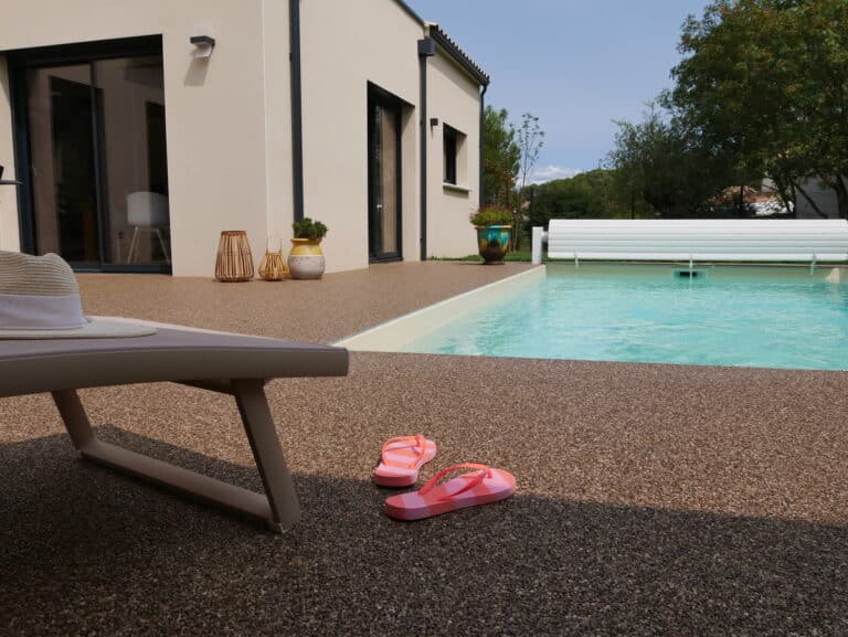 https://perenia.fr/wp-content/uploads/2026/09/plagepiscine_resine-768x577.jpg