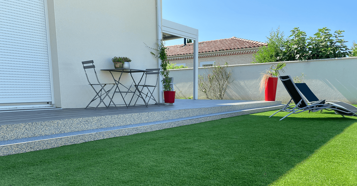 https://perenia.fr/wp-content/uploads/2026/09/terrasse_gazon.png