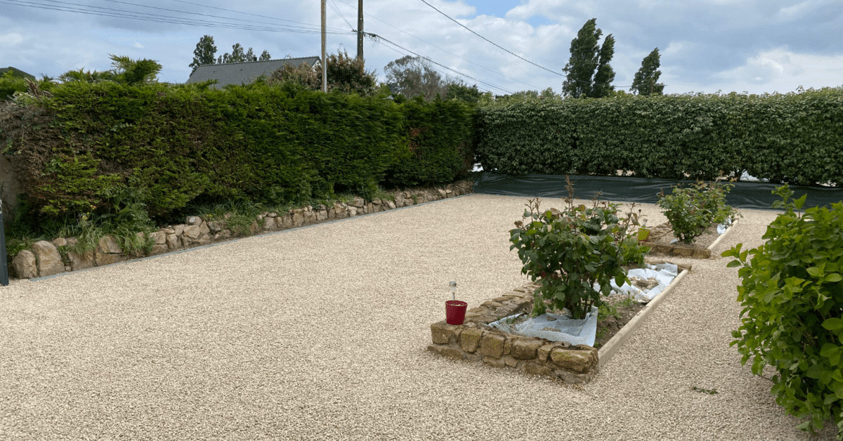 https://perenia.fr/wp-content/uploads/2026/09/terrasse_moquettepierre.png